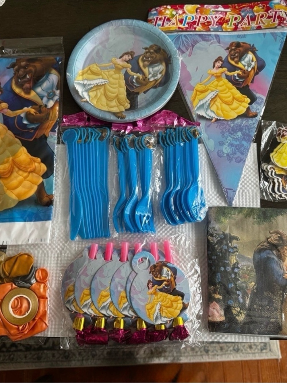 Lot of 3 Beauty and The Beast Party Set for 30 people New - Picture 3 of 6